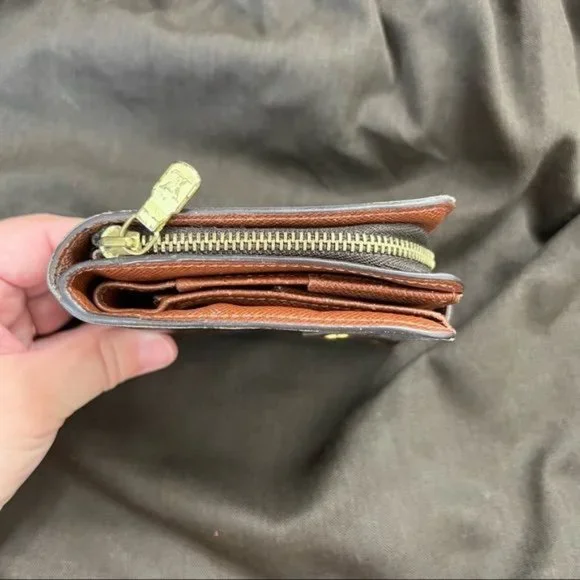 LV Louis Vuitton Bi Fold Monogram Compact Snap Wallet Unisex - Picture 10 of 14